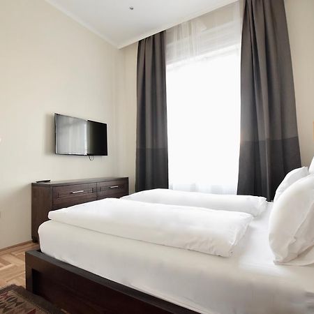 Luxury Apartment by Hi5 - Király street Suite Budapest Kültér fotó
