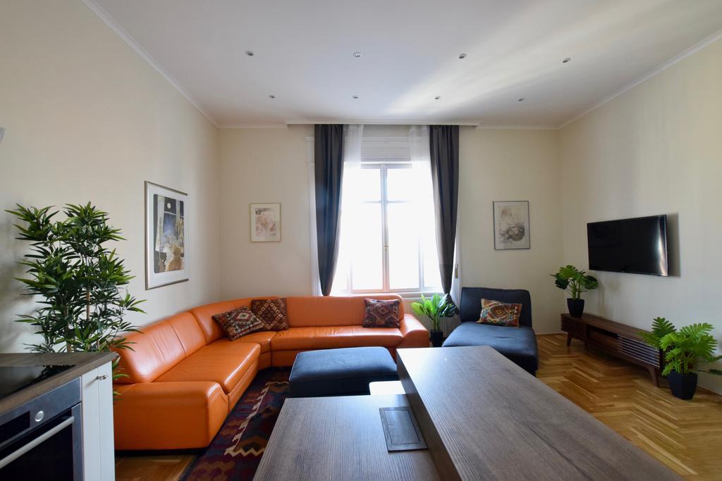 Luxury Apartment by Hi5 - Király street Suite Budapest Kültér fotó