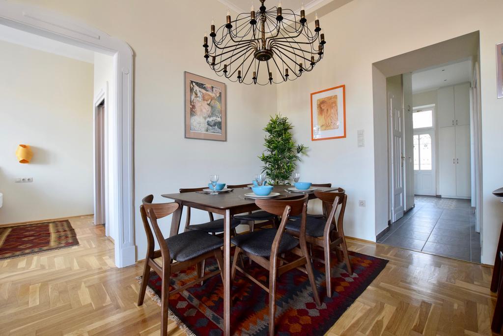 Luxury Apartment by Hi5 - Király street Suite Budapest Kültér fotó