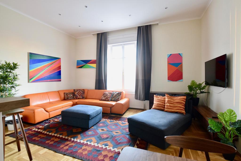 Luxury Apartment by Hi5 - Király street Suite Budapest Kültér fotó