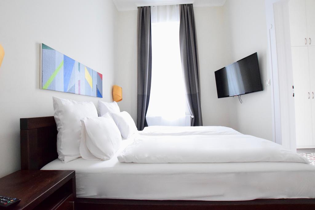 Luxury Apartment by Hi5 - Király street Suite Budapest Kültér fotó